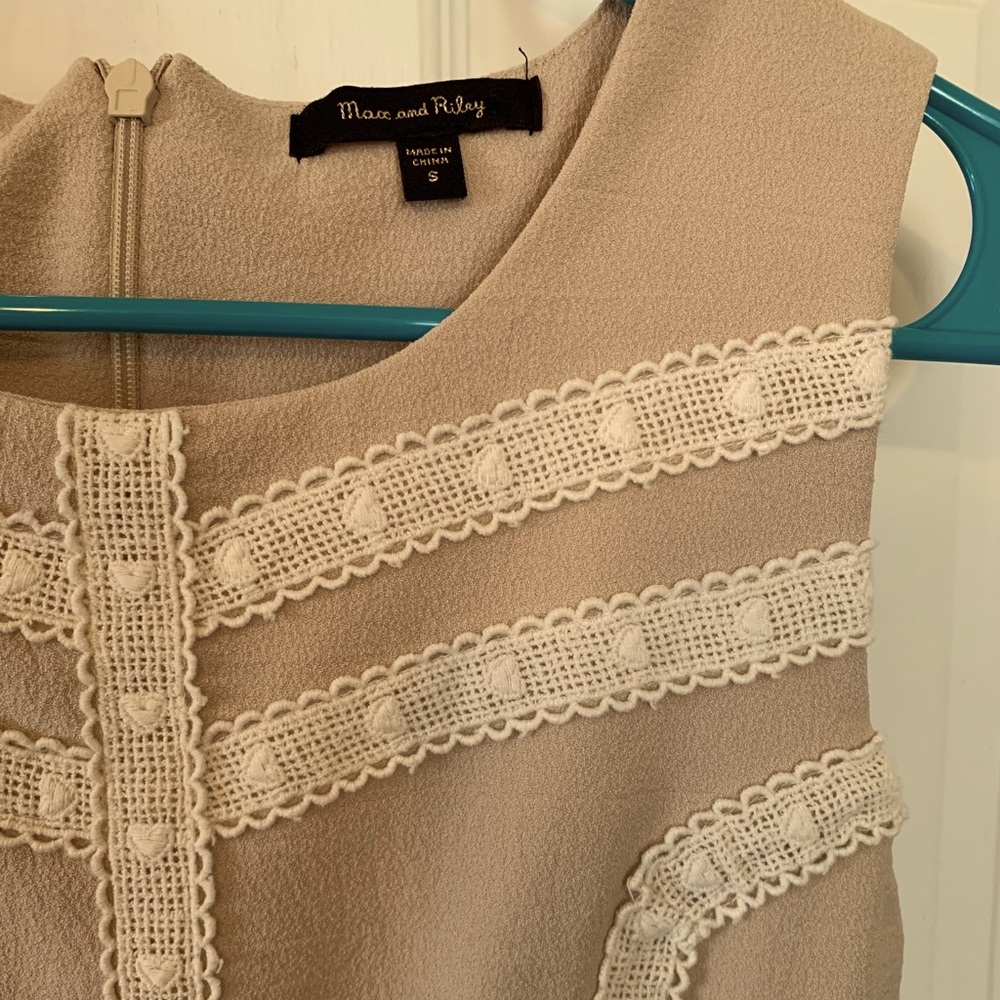 Beautiful embroidery dress in great condition!
